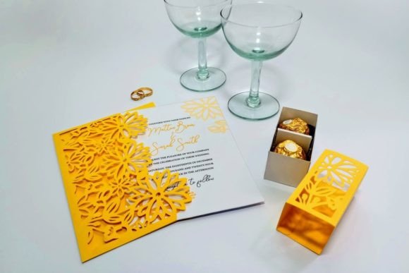 Daisy Flower Wedding Invitation and Candy Box